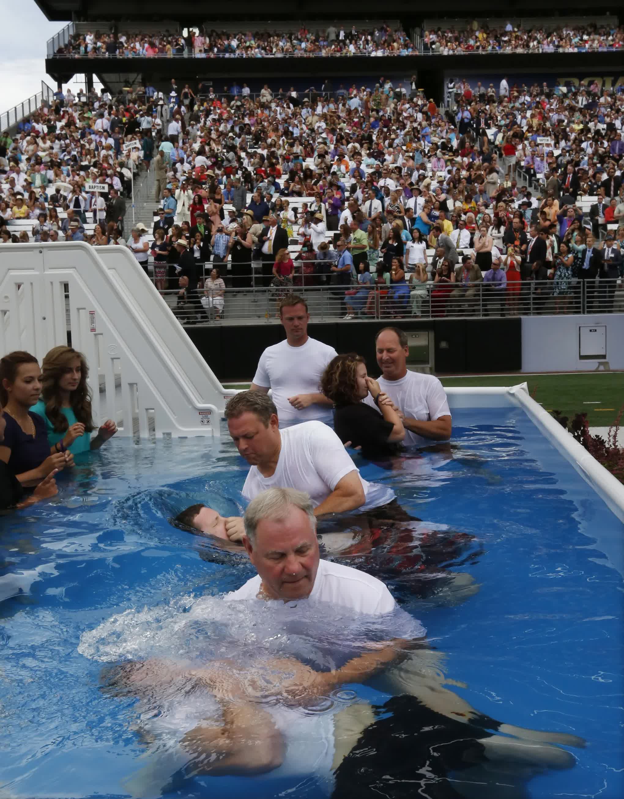 Baptism at Jehovah's Witnesses convention
